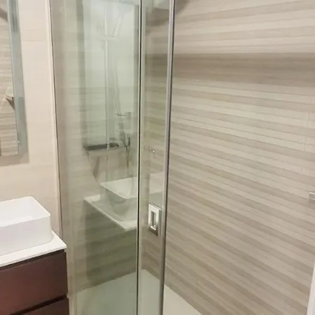 Apartment Partial Ocean View 3 Bed - 100 M From The *