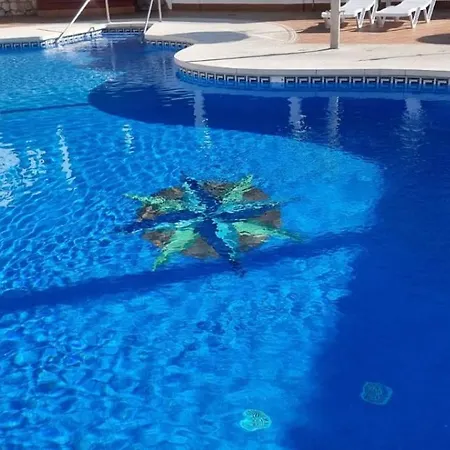 Partial Ocean View 3 Bed - 100 M From The *